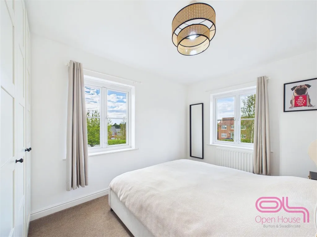 Luton Road, Church Gresley, DE11, photo 22
