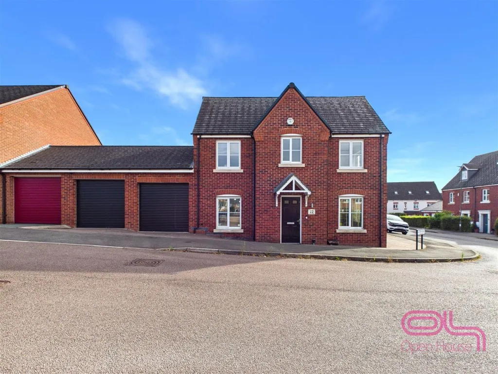 4 bed house for sale, Luton Road, Church Gresley, DE11
