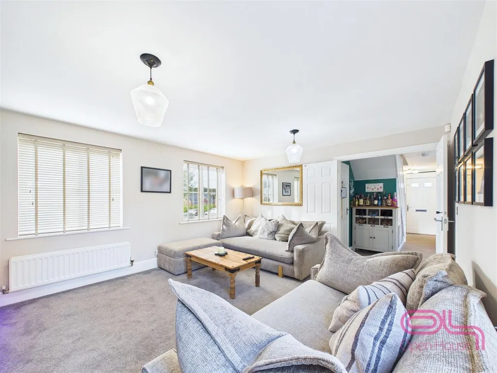 Luton Road, Church Gresley, DE11, photo 7