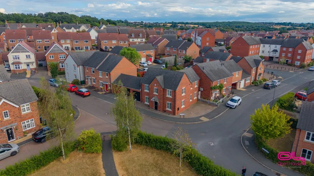Luton Road, Church Gresley, DE11, photo 29