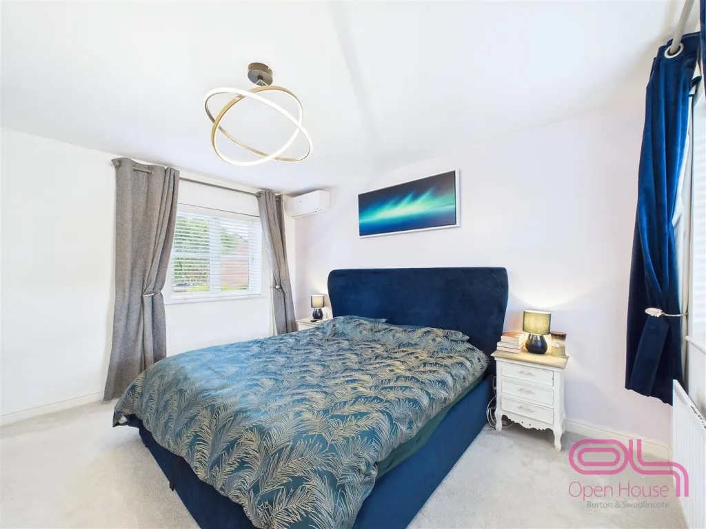 Luton Road, Church Gresley, DE11, photo 17