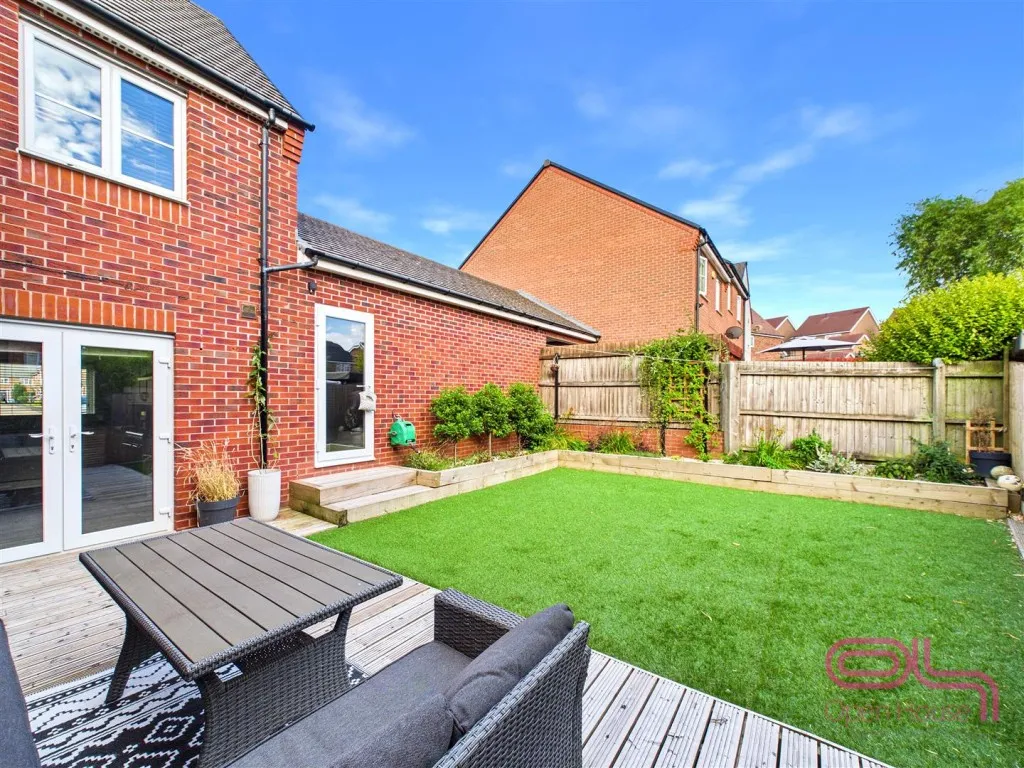 Luton Road, Church Gresley, DE11, photo 28