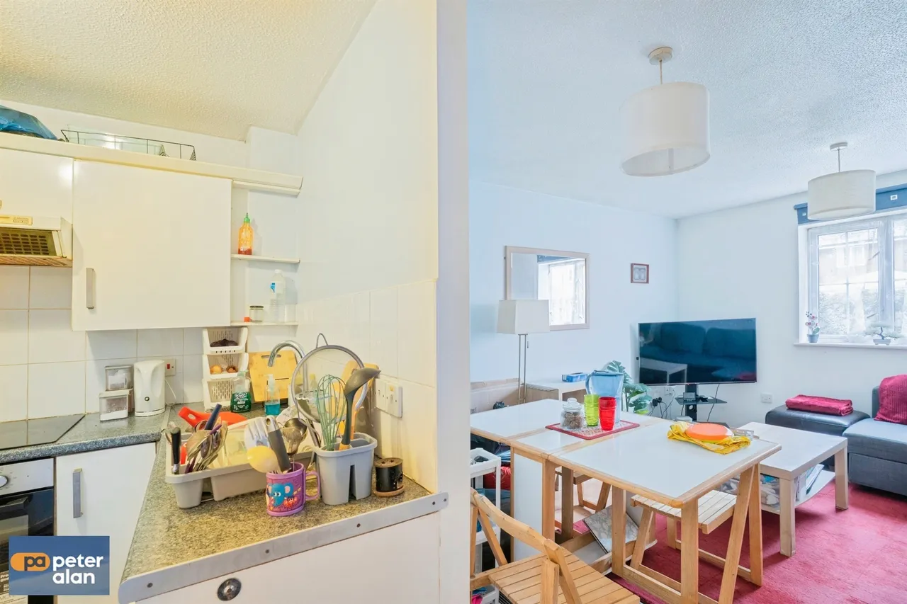 2 bed flat for sale, Cory Place, Cardiff, CF11