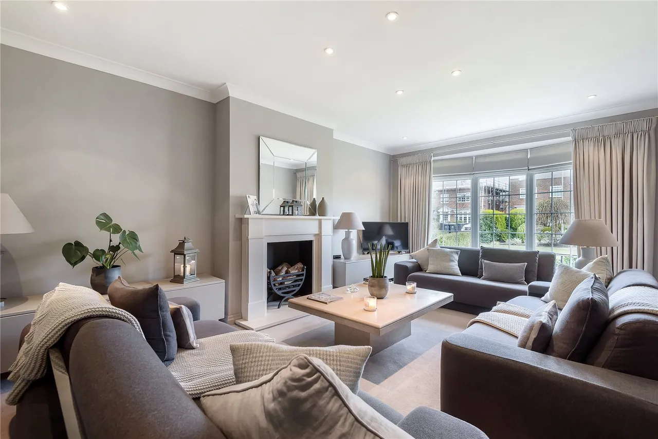 Sandmoor Mews, Alwoodley, photo 2