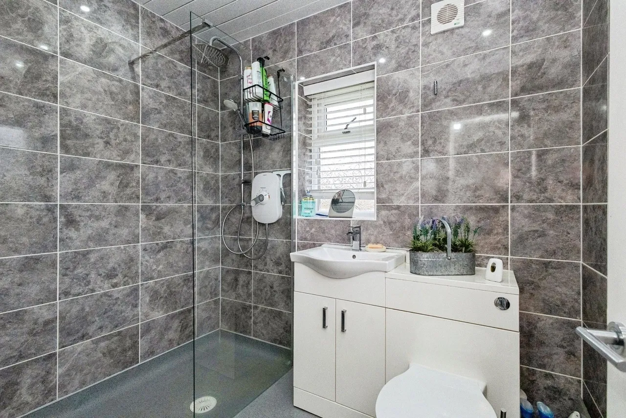 Picton Street, Ashton-under-Lyne, Greater Manchester, OL7, photo 14