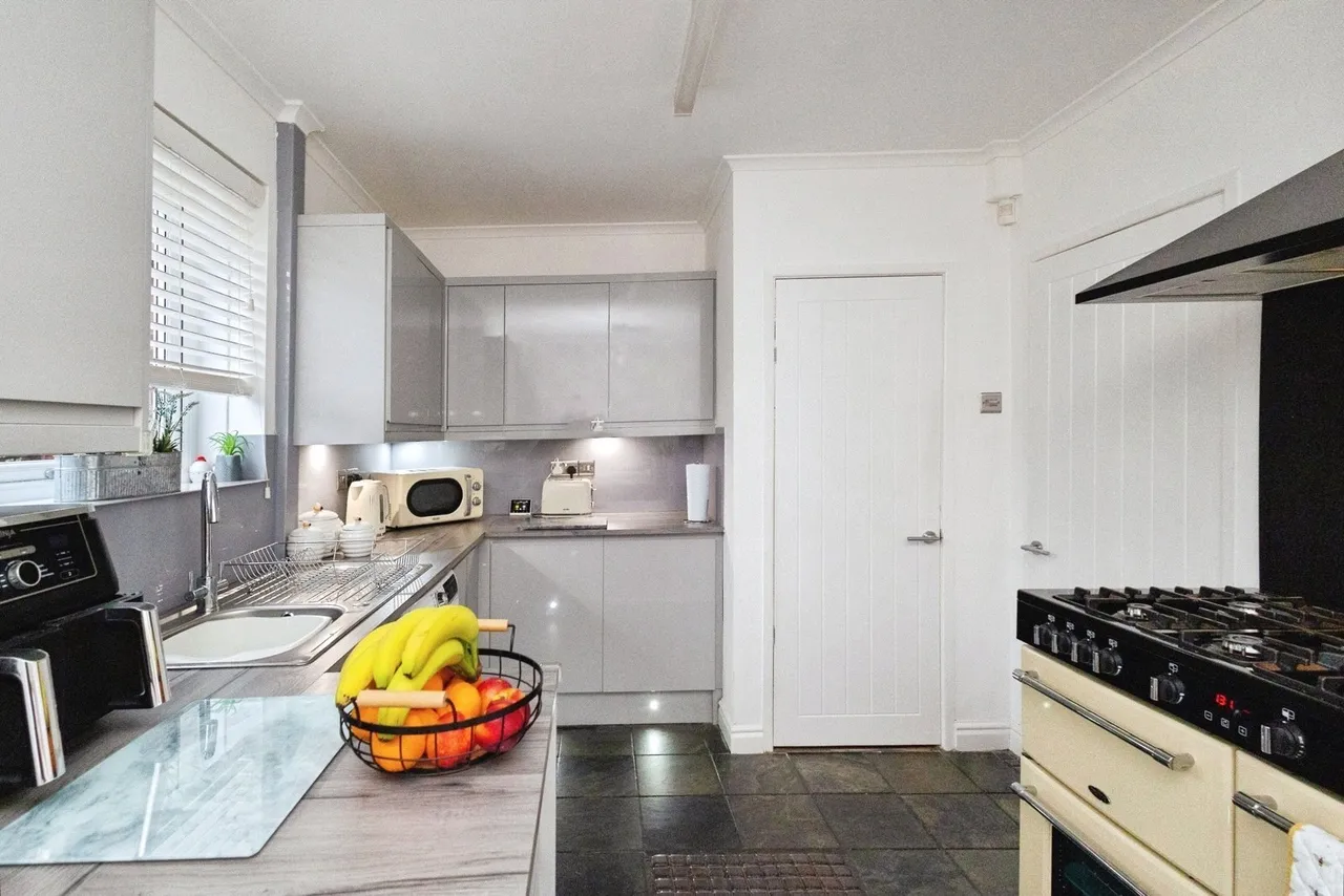 Picton Street, Ashton-under-Lyne, Greater Manchester, OL7, photo 8