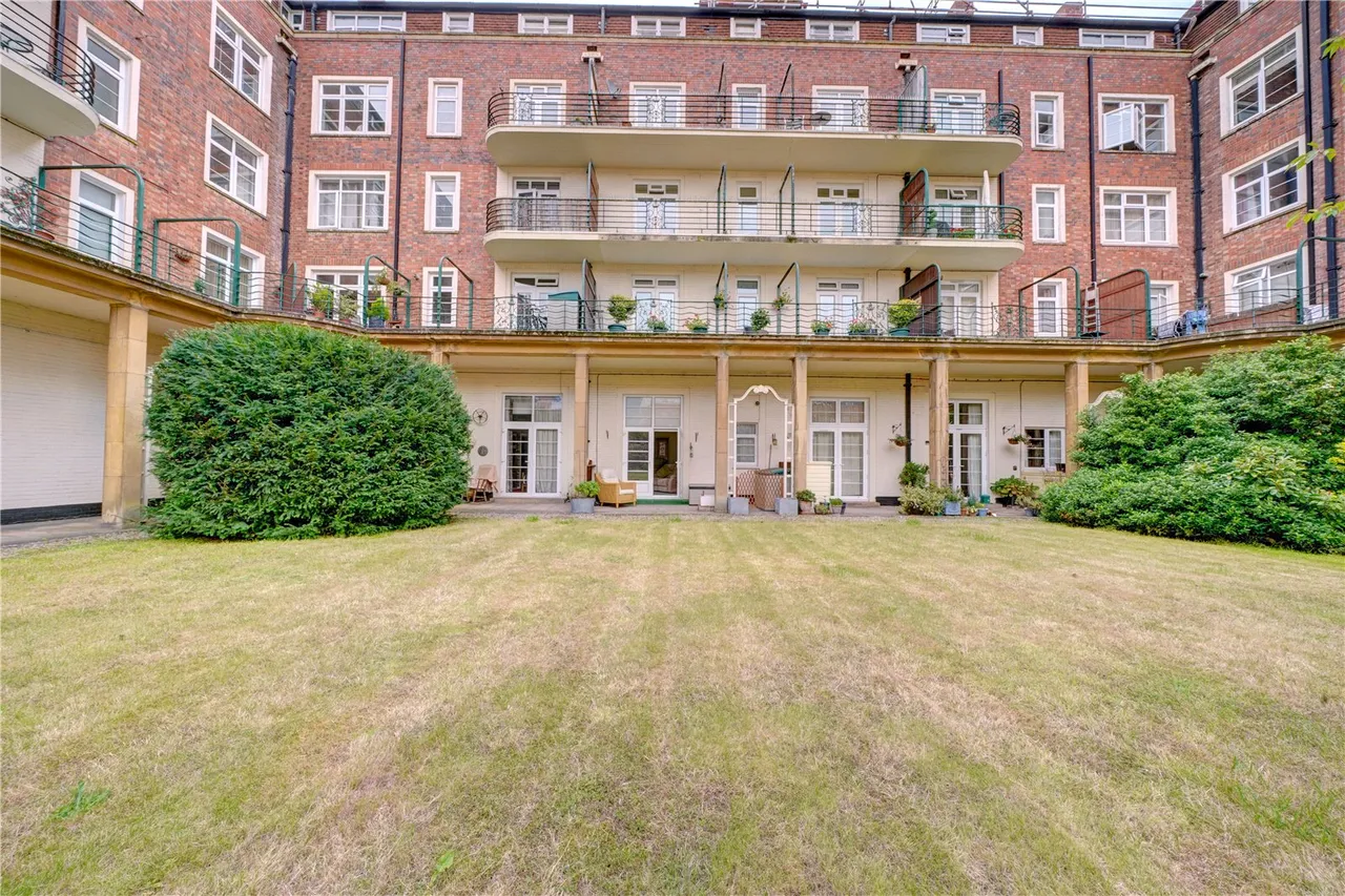 2 bed flat for sale — Friar Street, Droitwich, Worcestershire, WR9 8EB