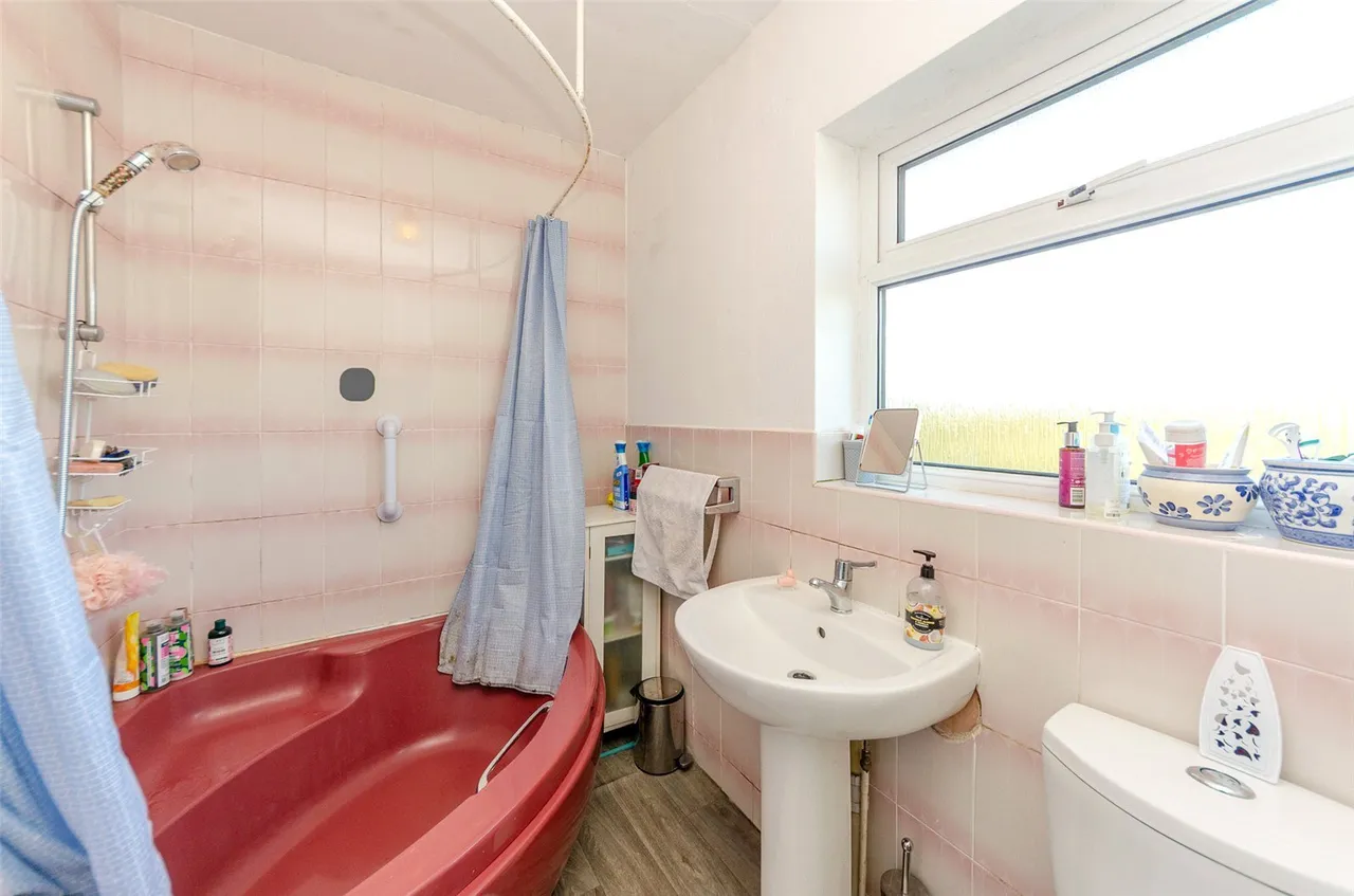 Pen Y Bryn Road, Colwyn Bay, LL29, photo 11