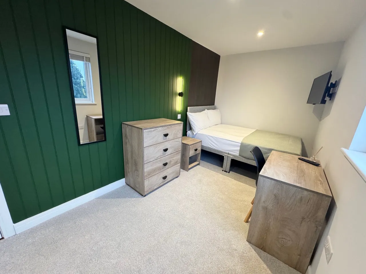 Highfield Road, Bournemouth, BH9, photo 2