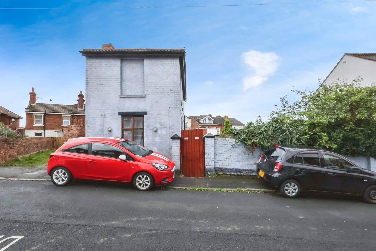 3 bed house for sale — King William Street, Amblecote, Stourbridge
