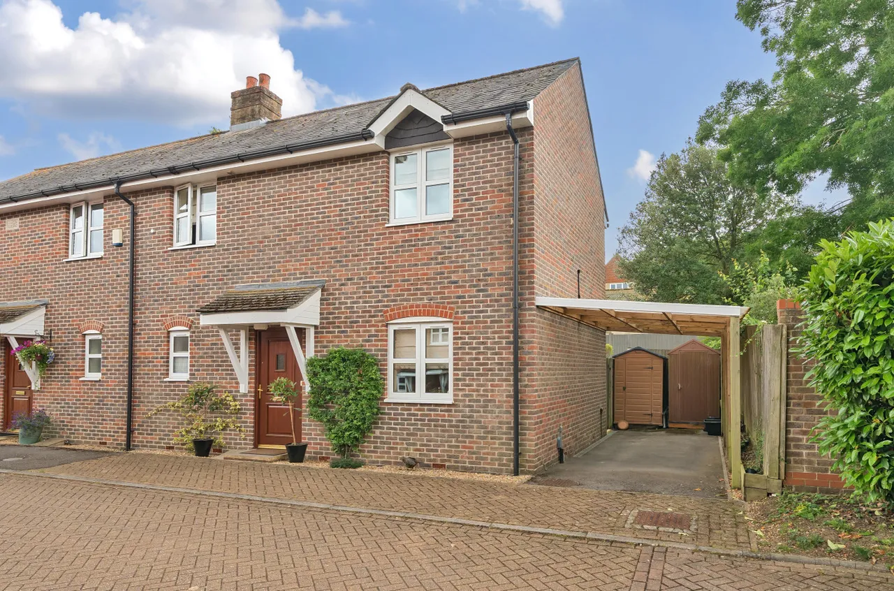 2 bed house for sale, John Arlott Court, Alresford, SO24