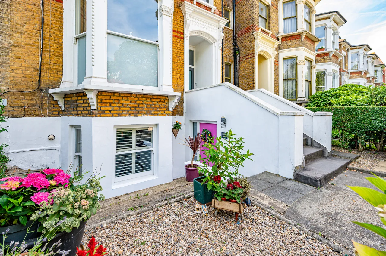 Garden Flat, 111 Manor Road, London, photo 9