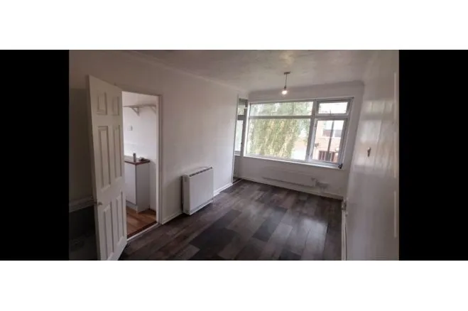 Dillotford Avenue, Coventry, photo 10