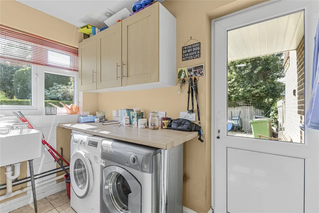 Orchard Close, West End, GU24, photo 9