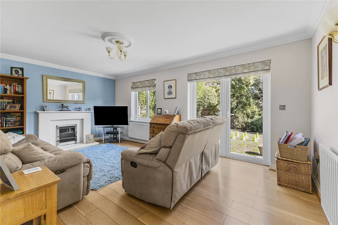 Orchard Close, West End, GU24, photo 5
