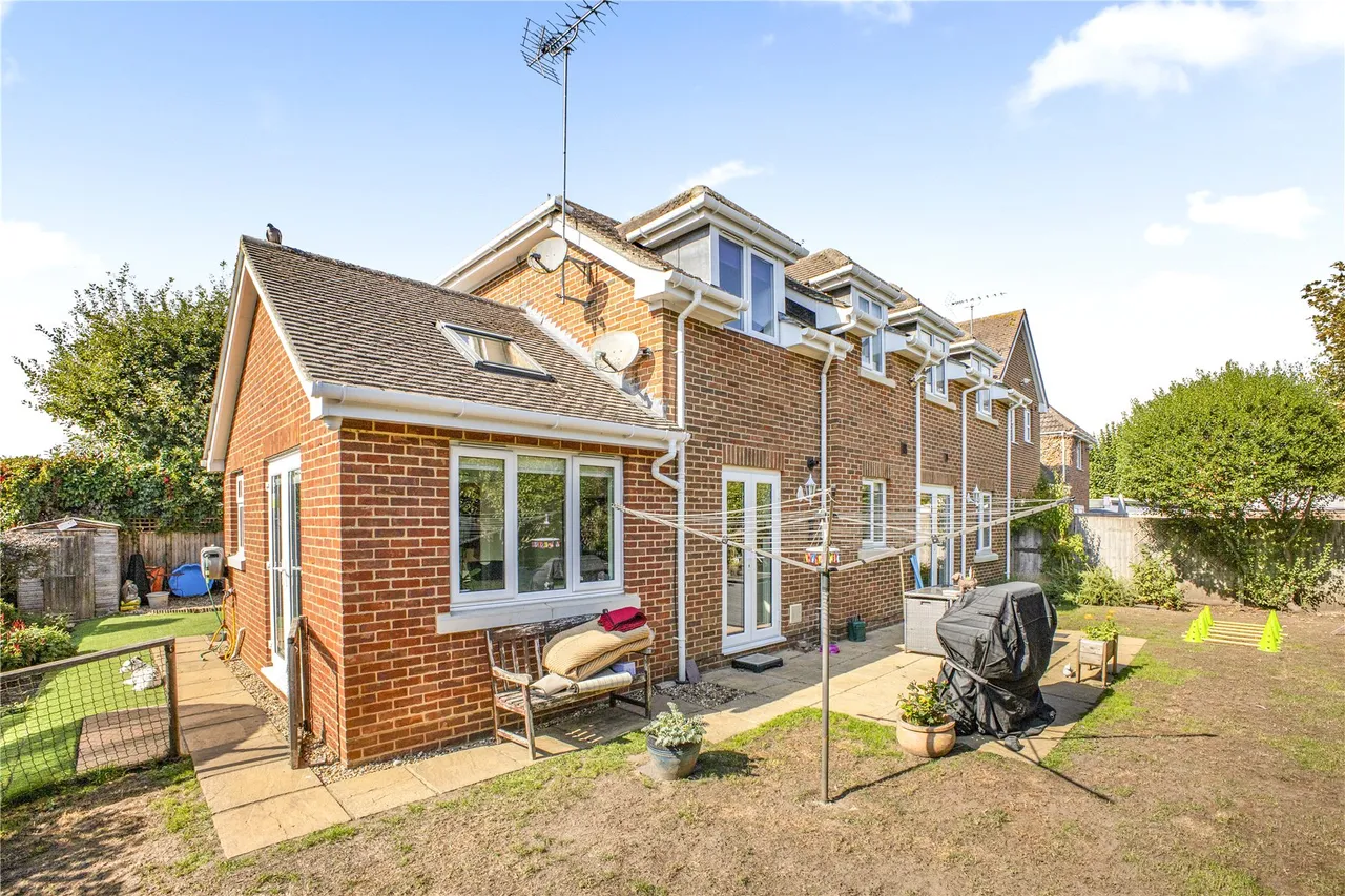 Orchard Close, West End, GU24, photo 22