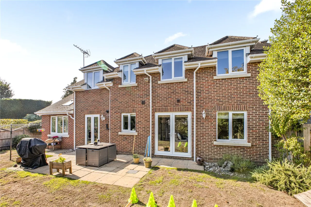 Orchard Close, West End, GU24, photo 21