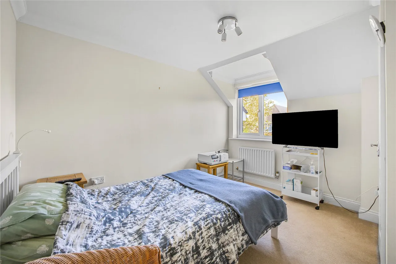 Orchard Close, West End, GU24, photo 16