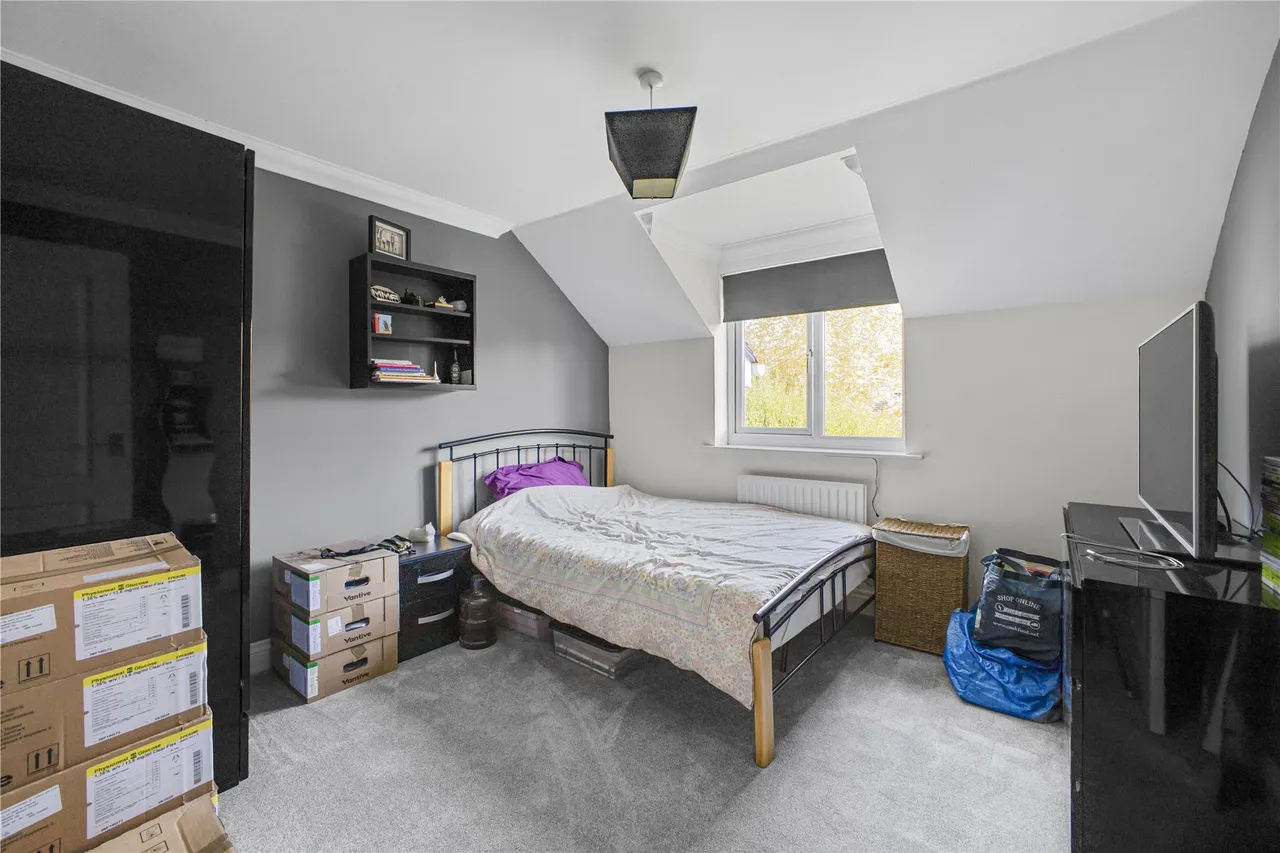 Orchard Close, West End, GU24, photo 18
