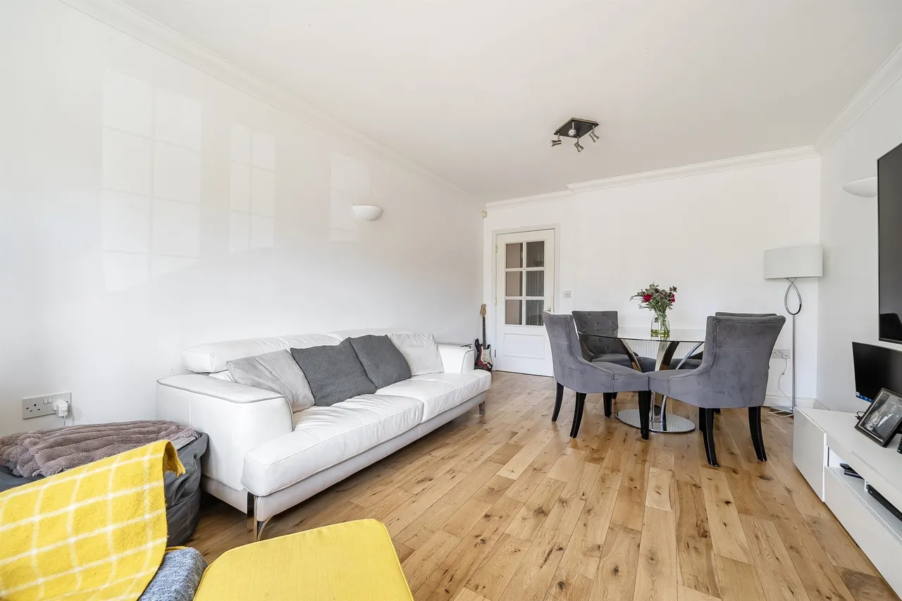 Shoppenhangers Road, Maidenhead, photo 5