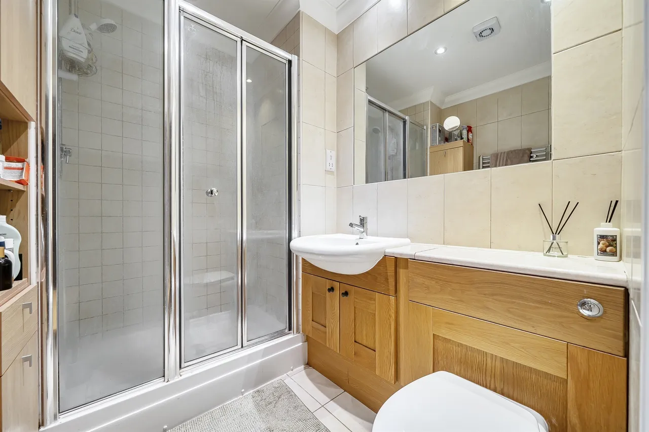 Shoppenhangers Road, Maidenhead, photo 9