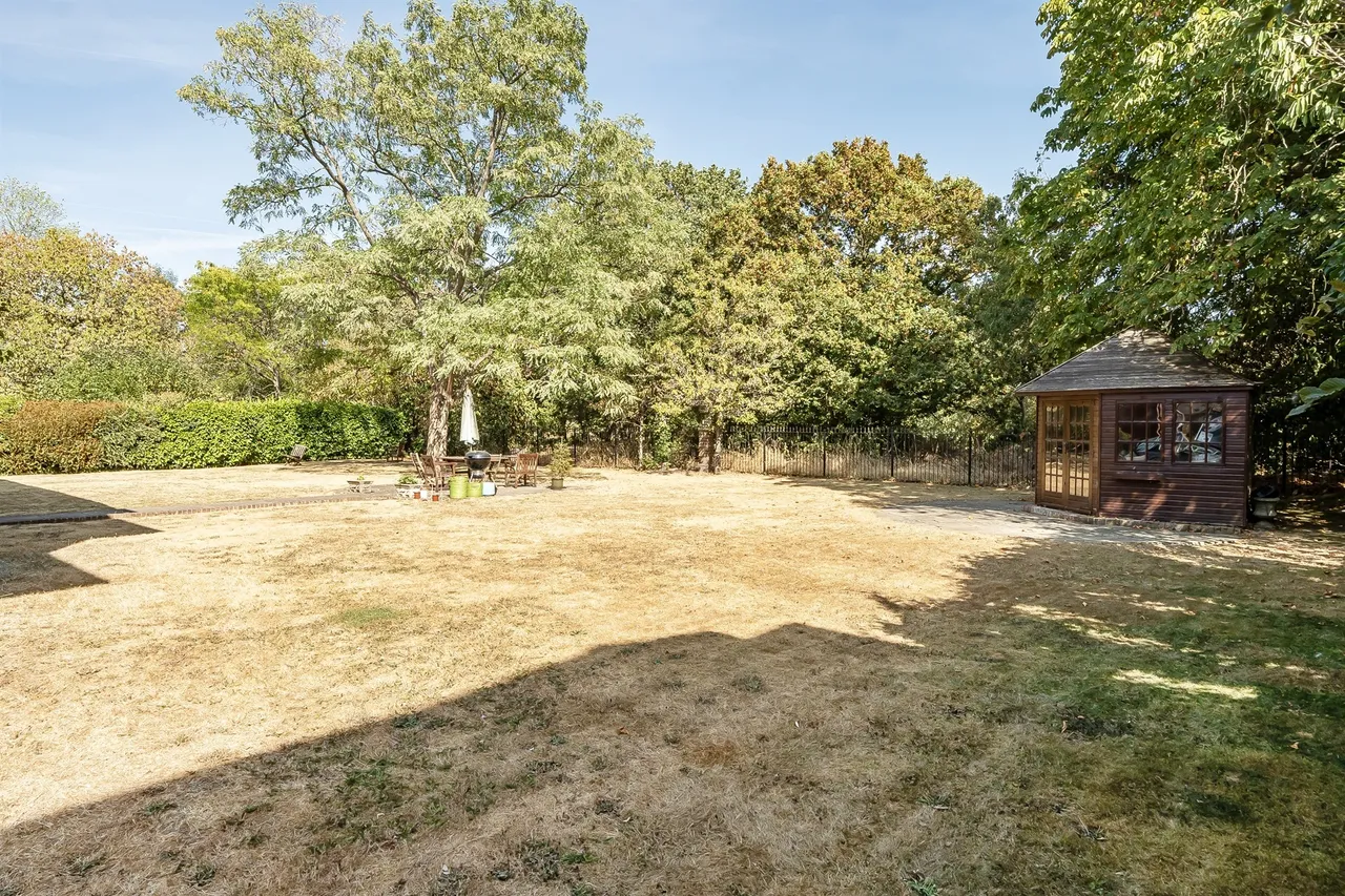 Shoppenhangers Road, Maidenhead, photo 11