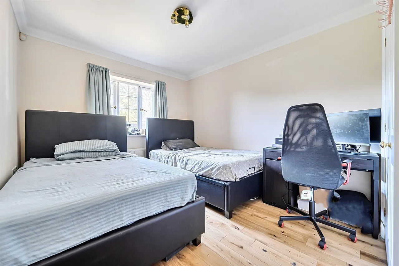 Shoppenhangers Road, Maidenhead, photo 10