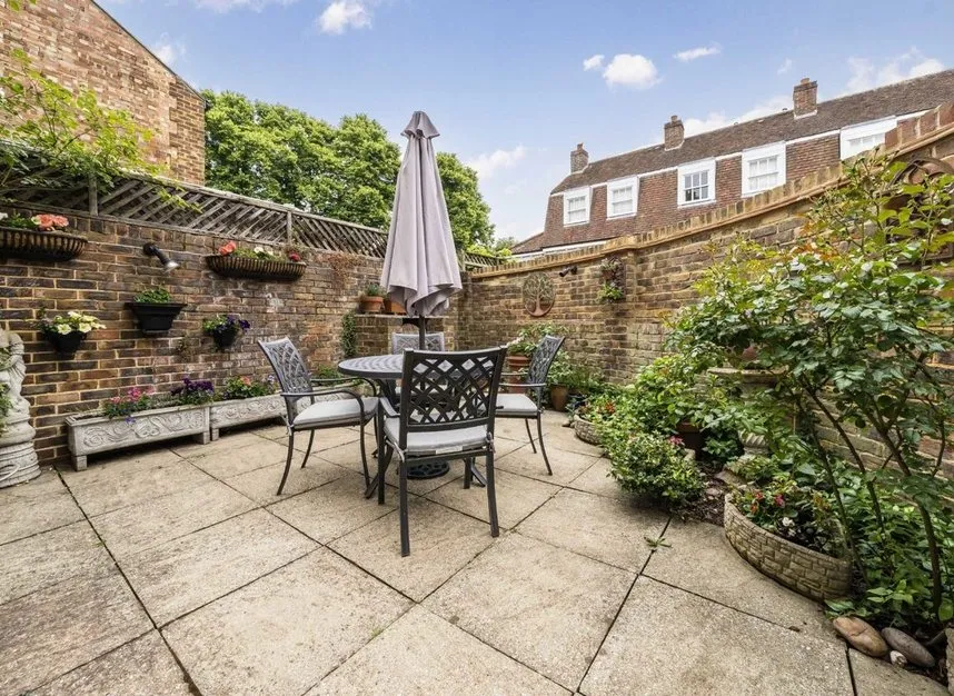 The Butts, Brentford, TW8, photo 8