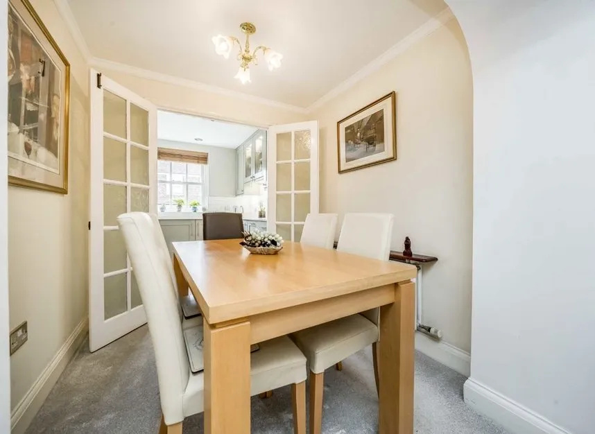 The Butts, Brentford, TW8, photo 4