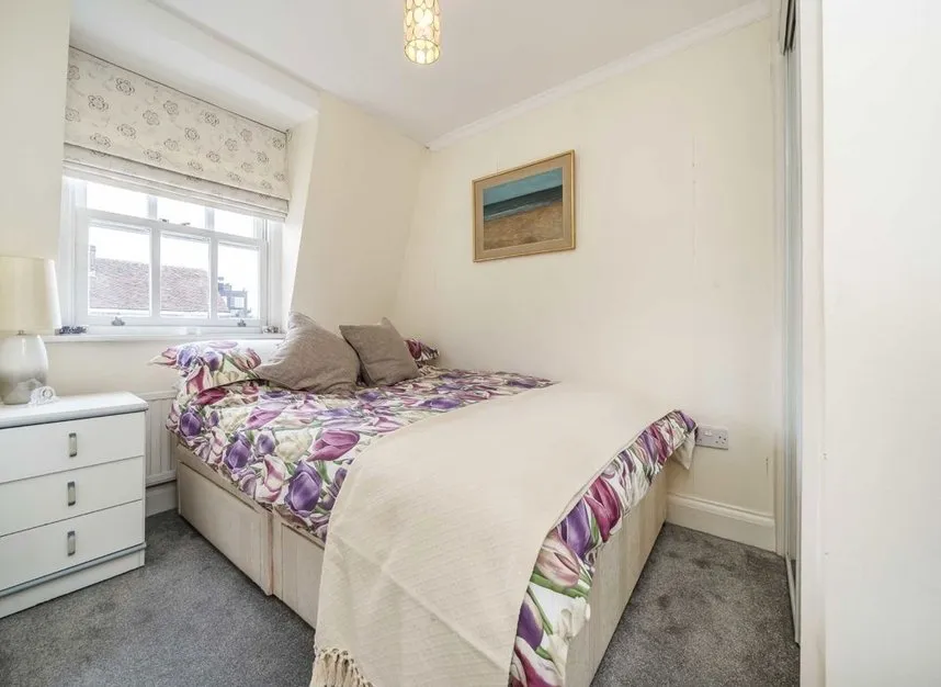 The Butts, Brentford, TW8, photo 6