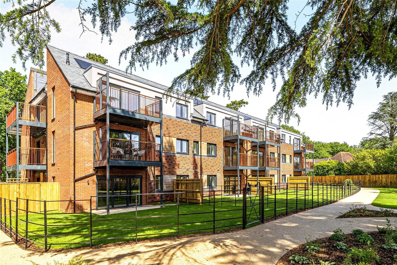 Shores Road, Horsell, GU21, photo 12