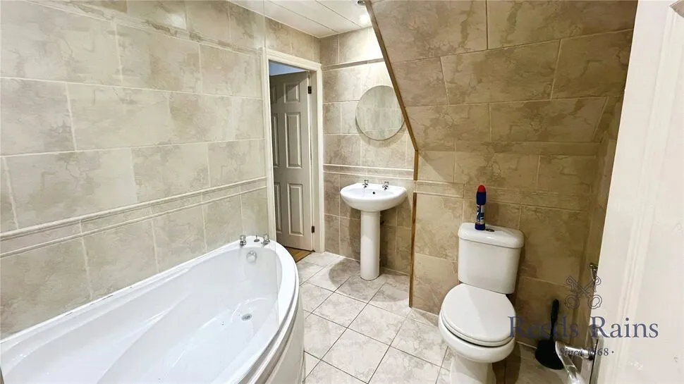 Lead Road, Greenside, Tyne and Wear, NE40, photo 4