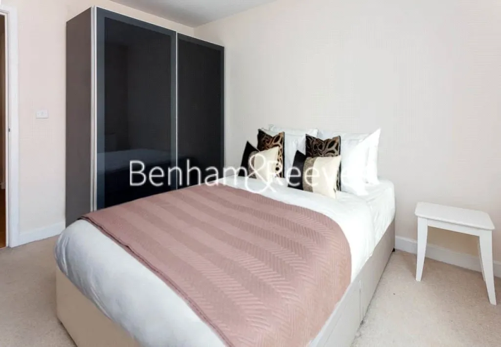 Heritage Avenue, Beaufort Park, NW9, photo 10