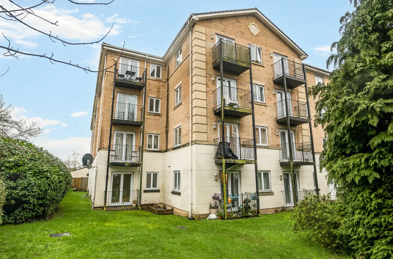 2 bed flat for sale, The Dell, Southampton, SO15