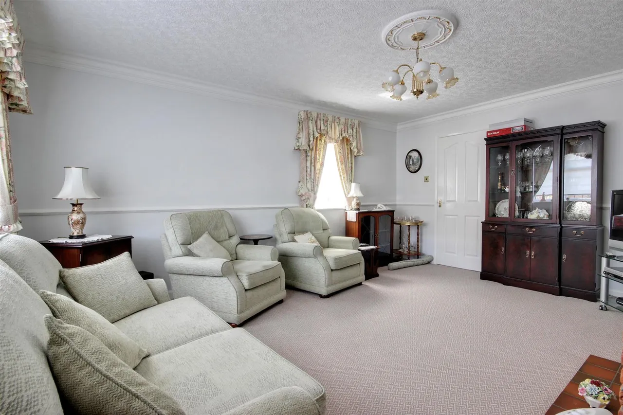 Cromwell Court, Ashdene Close, Willerby, Hull, photo 5