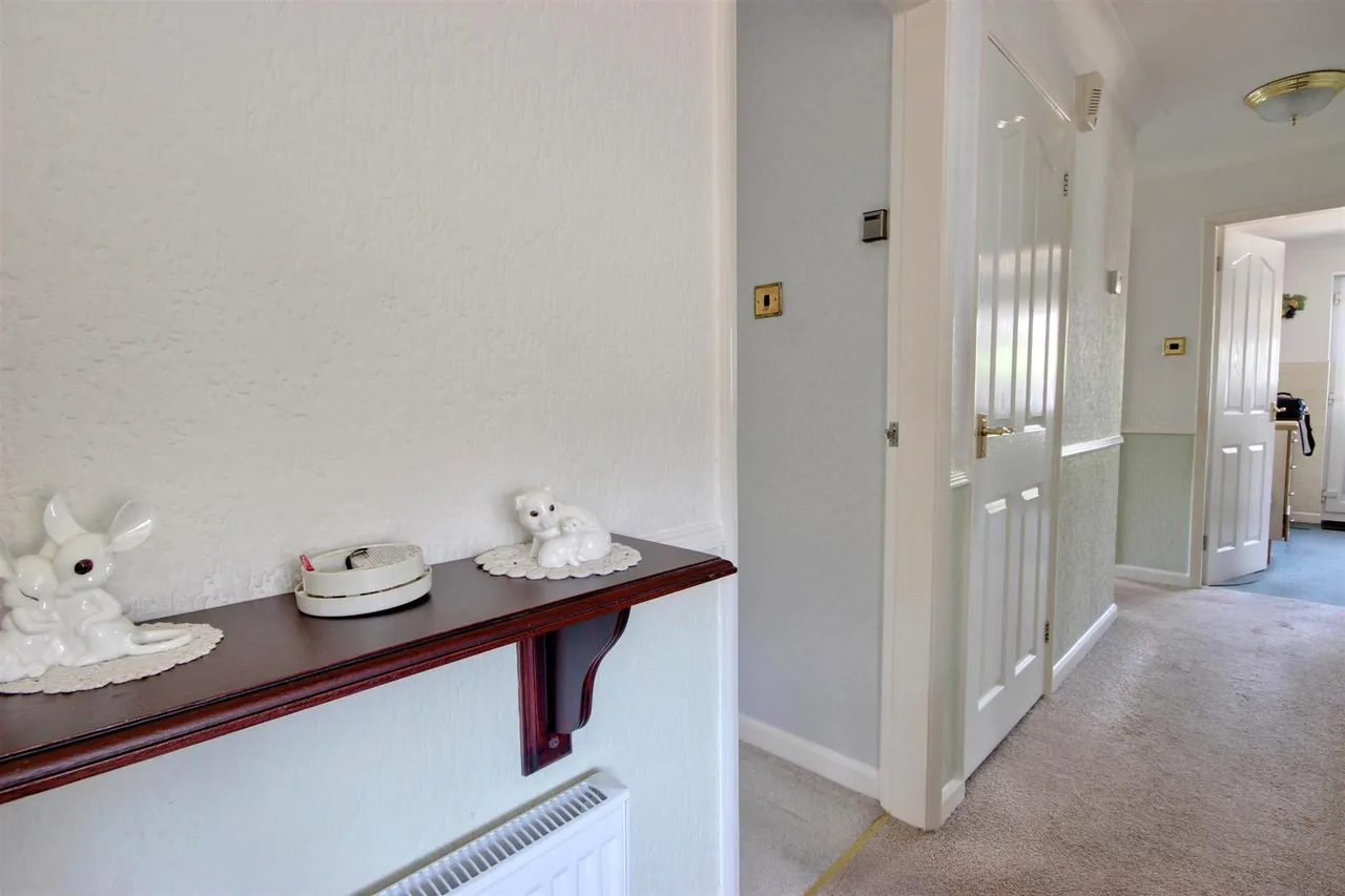 Cromwell Court, Ashdene Close, Willerby, Hull, photo 2