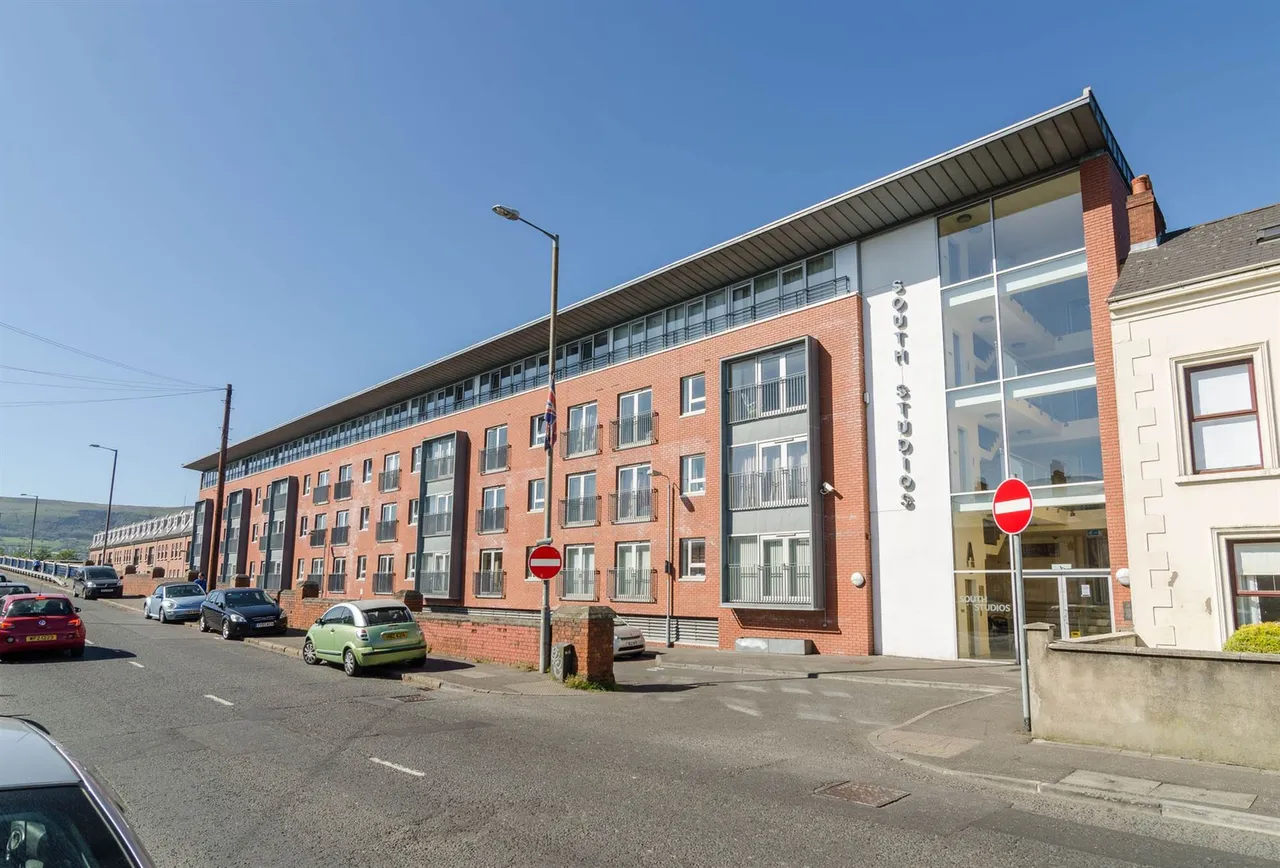 2 bed flat for sale, Tates Avenue, Belfast, BT9