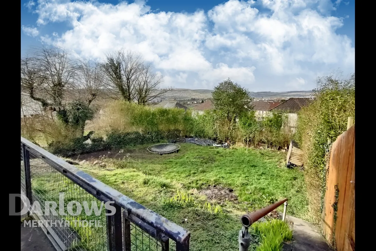 Tenth Avenue, Galon Uchaf, photo 6