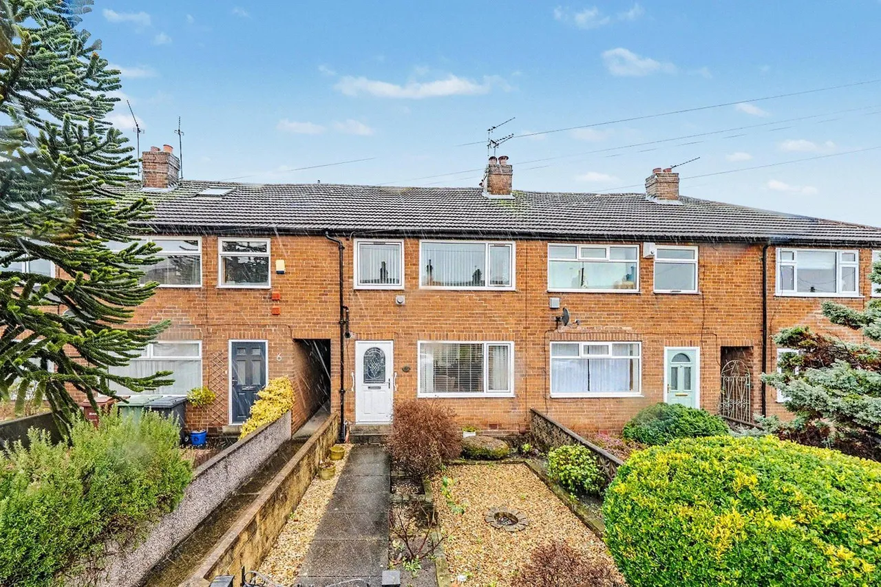 3 bed house for sale, Salisbury View, Horsforth, LS18