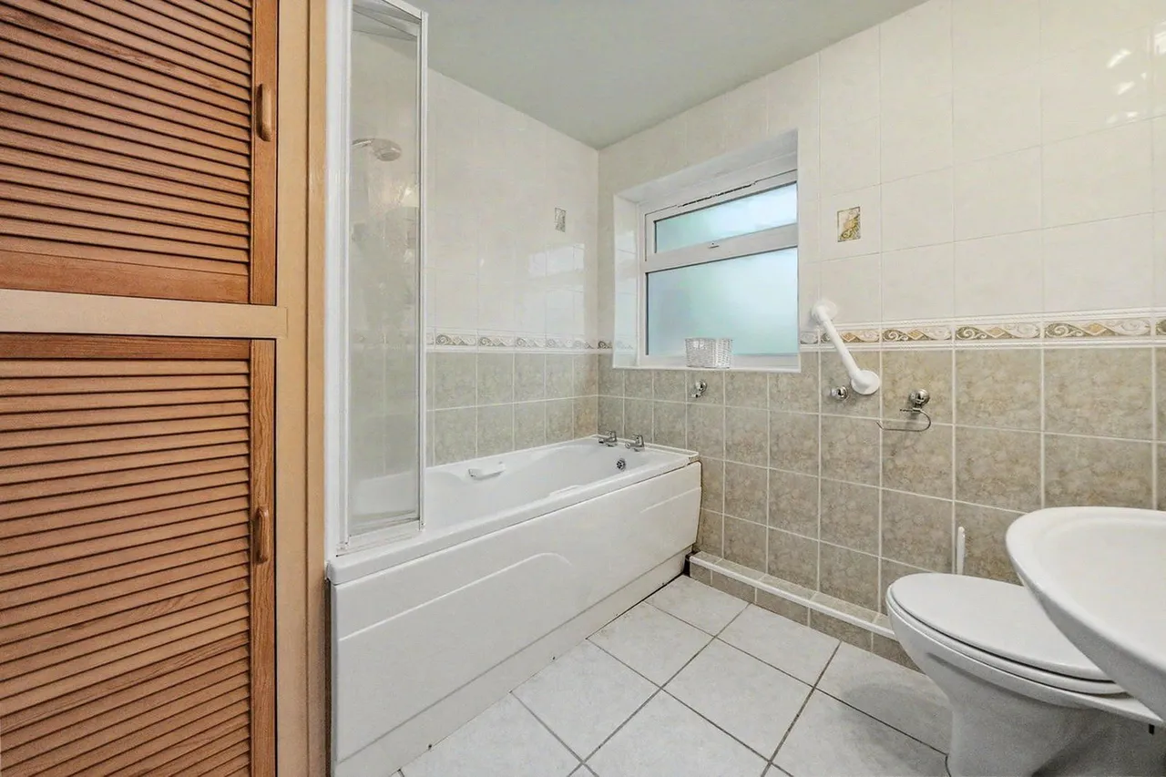 Salisbury View, Horsforth, LS18, photo 7