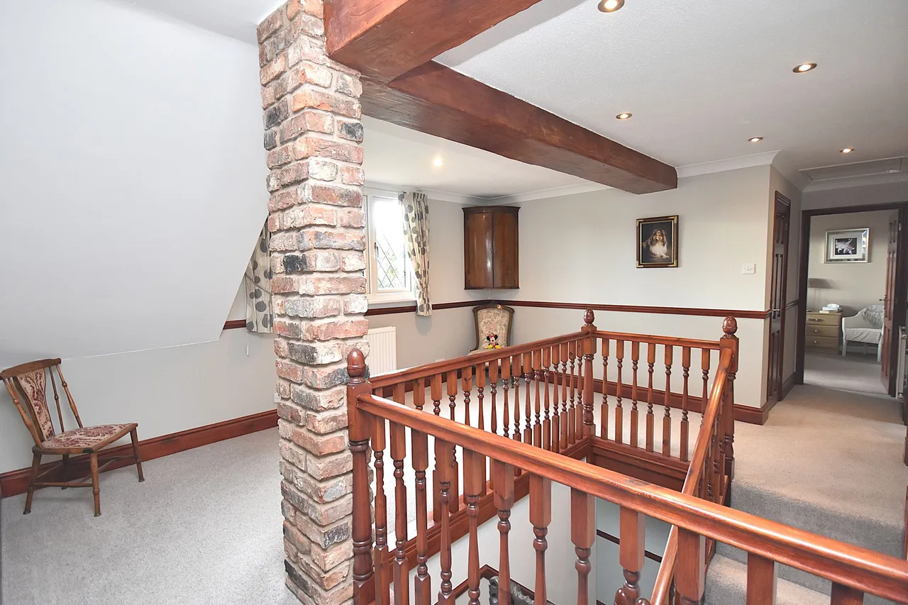 Clifford Road, Macclesfield, photo 8