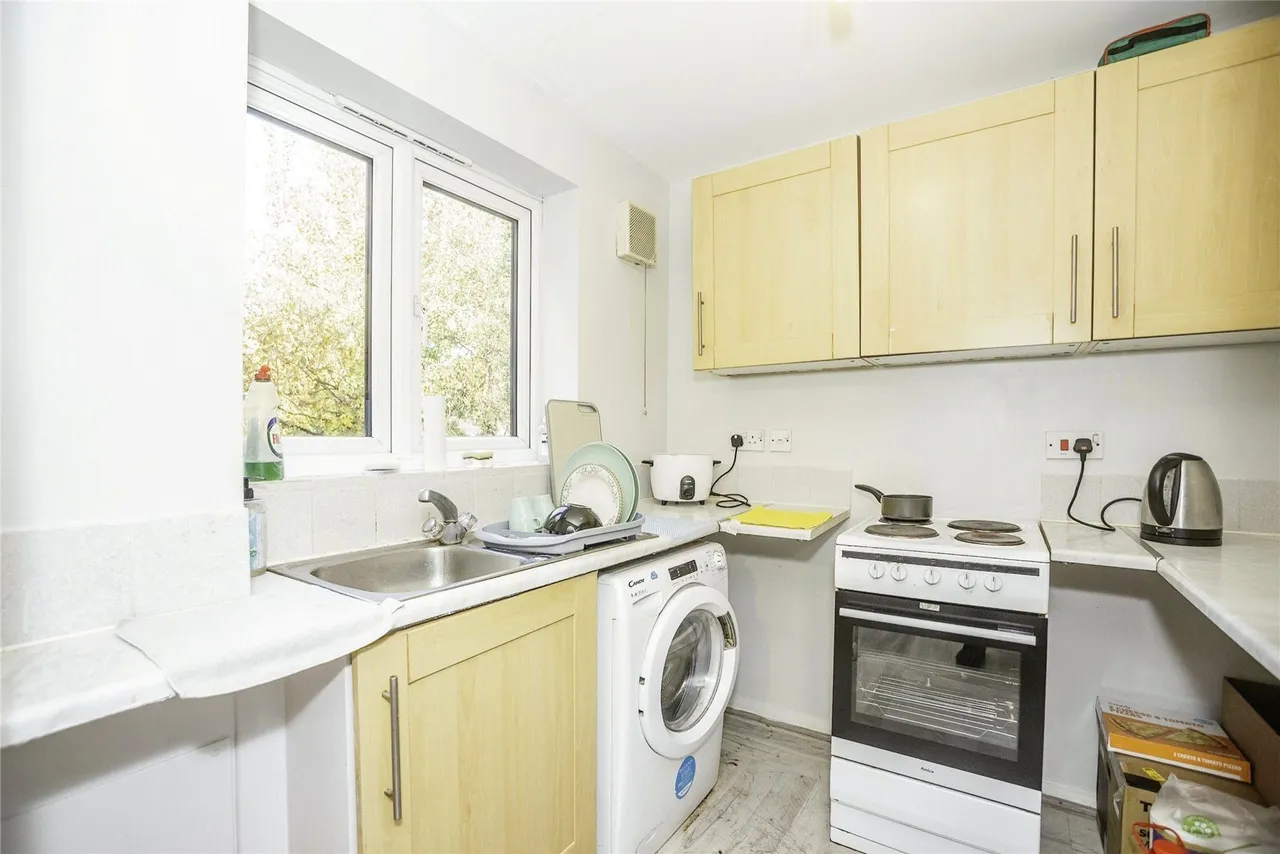 Linnet Way, Purfleet-on-Thames, Essex, RM19, photo 10