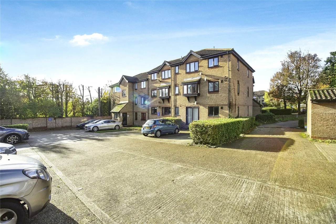 Linnet Way, Purfleet-on-Thames, Essex, RM19, photo 6