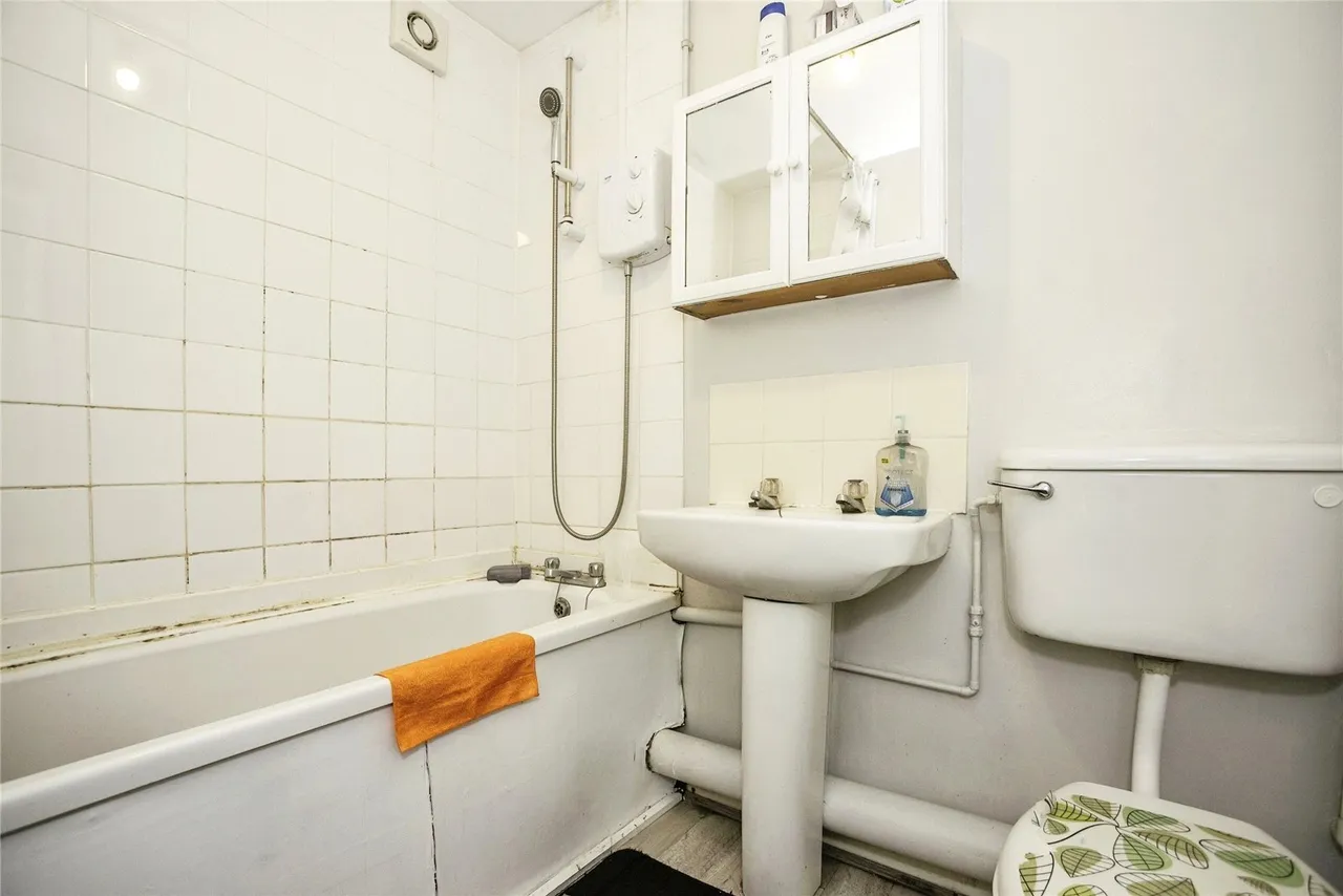 Linnet Way, Purfleet-on-Thames, Essex, RM19, photo 5