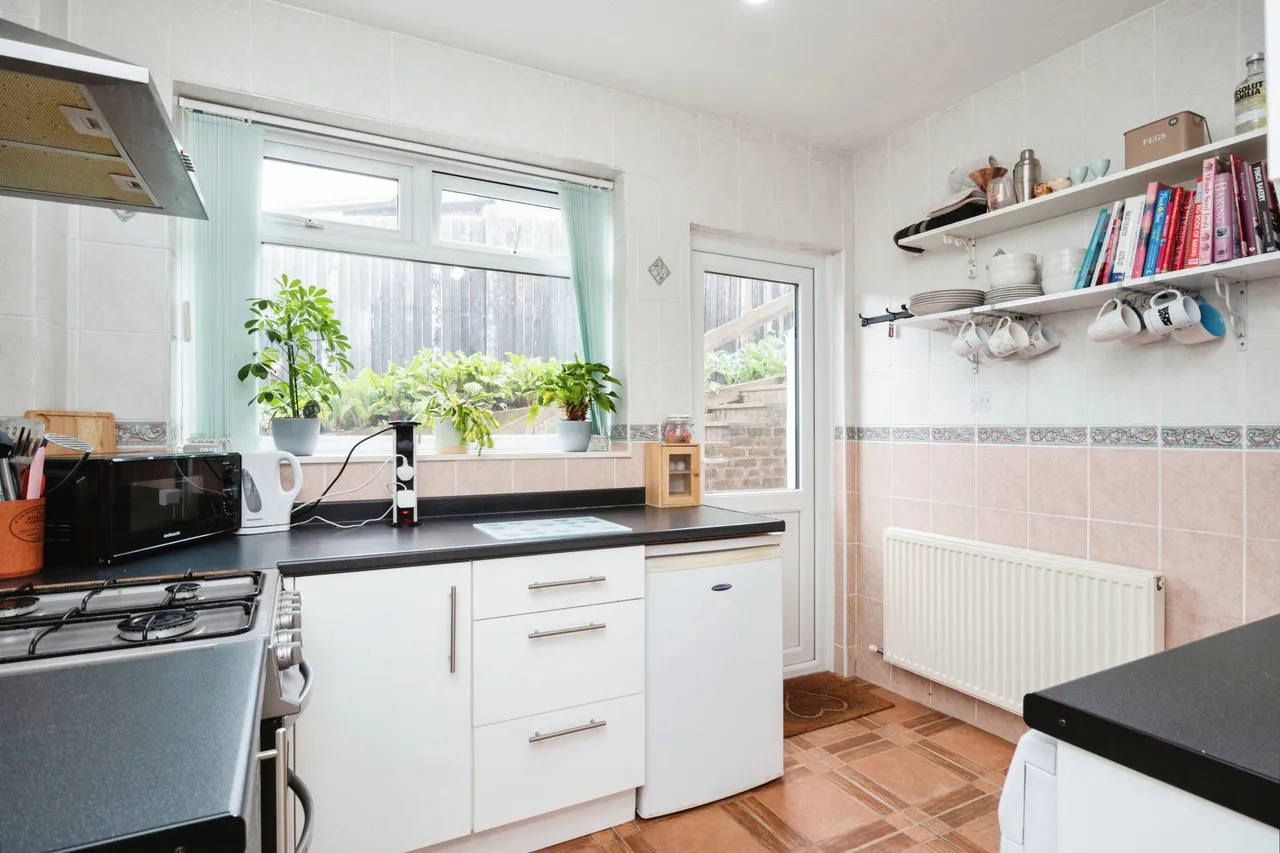 Staplecross, Robertsbridge, TN32, photo 17