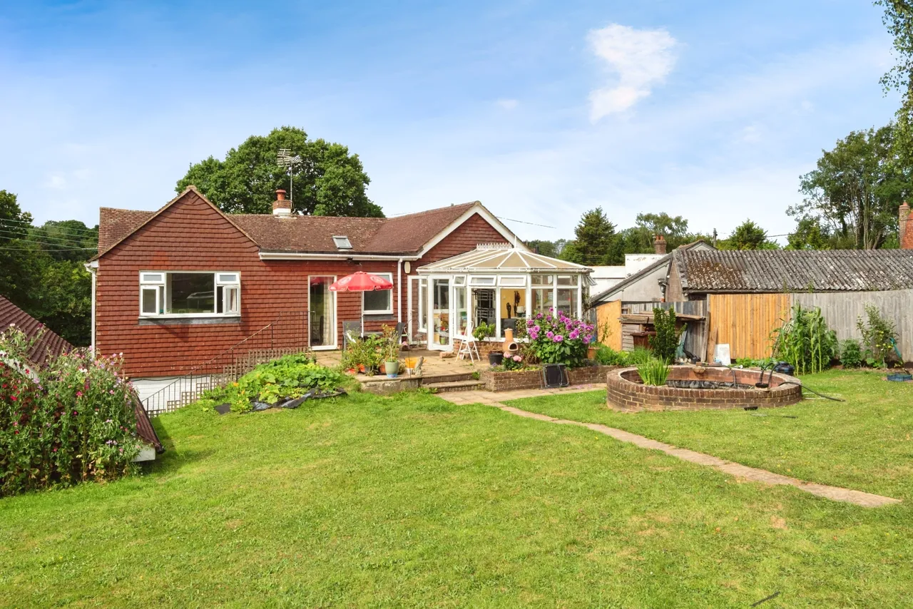 Staplecross, Robertsbridge, TN32, photo 11
