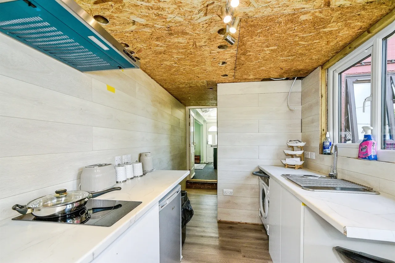 Coronation Road, Durrington, SP4, photo 8