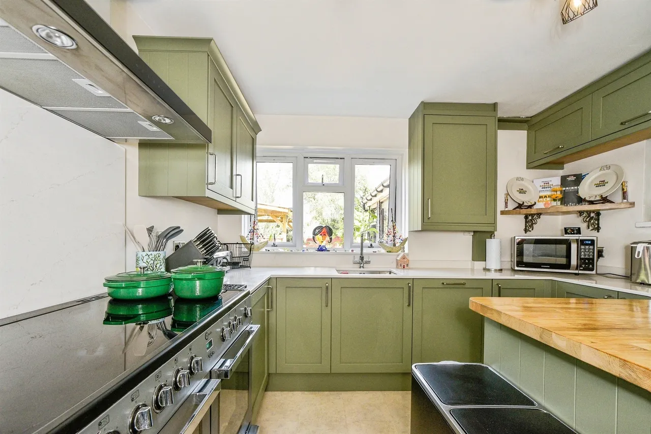 Coronation Road, Durrington, SP4, photo 6