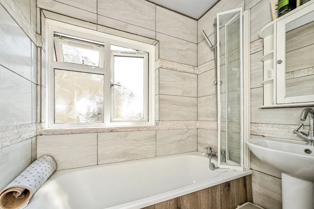 Coronation Road, Durrington, SP4, photo 4