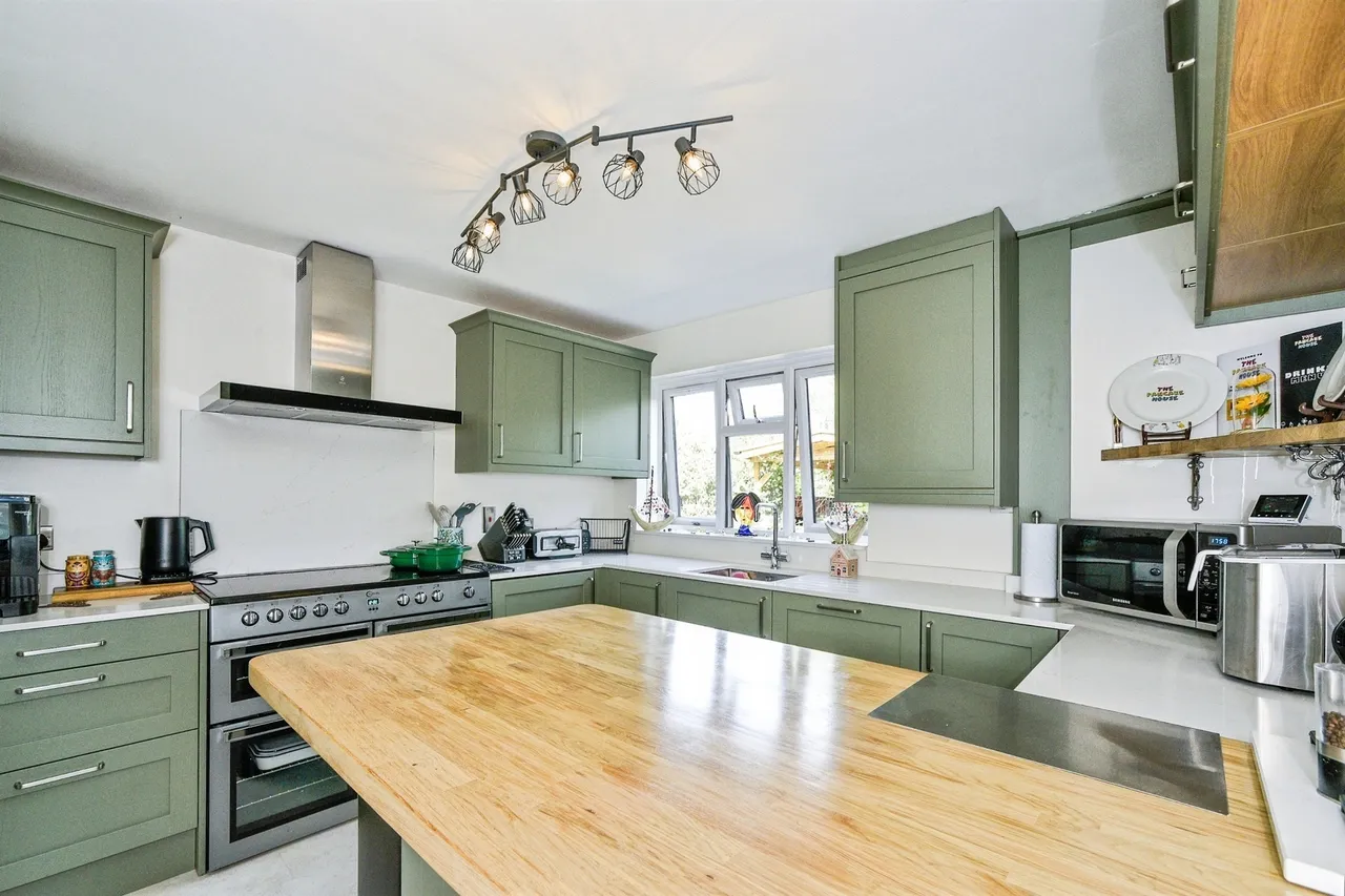 Coronation Road, Durrington, SP4, photo 2